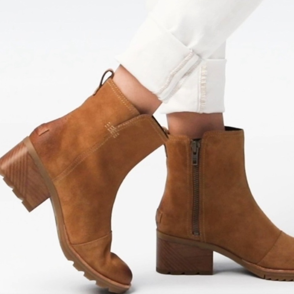 Sorel Cate waterproof suede block heel bootie in a camel brown color size 10